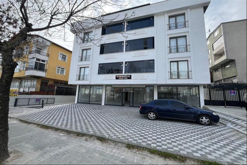 İŞLEK CADDE ÜZERİ 360 M2 KİRALIK DÜKKAN
