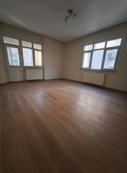 AVCILAR ŞÜKRÜBEY METROBÜS DURAĞI DİBİNDE SATILIK YATIRIMLIK 2+1 DAİRE